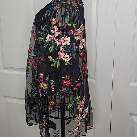 Kimchi Blue Sheer Black Top with Floral Embroidery Size Small - Picture 8 of 14